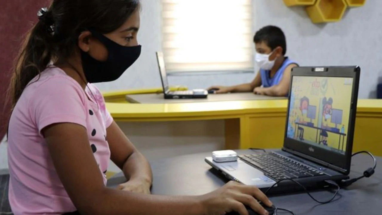 Milli Eğitim Bakanlığı'ndan "uzaktan eğitim" kararı! Evde (uzaktan) eğitim hizmeti nedir, kimler faydalanabilir?